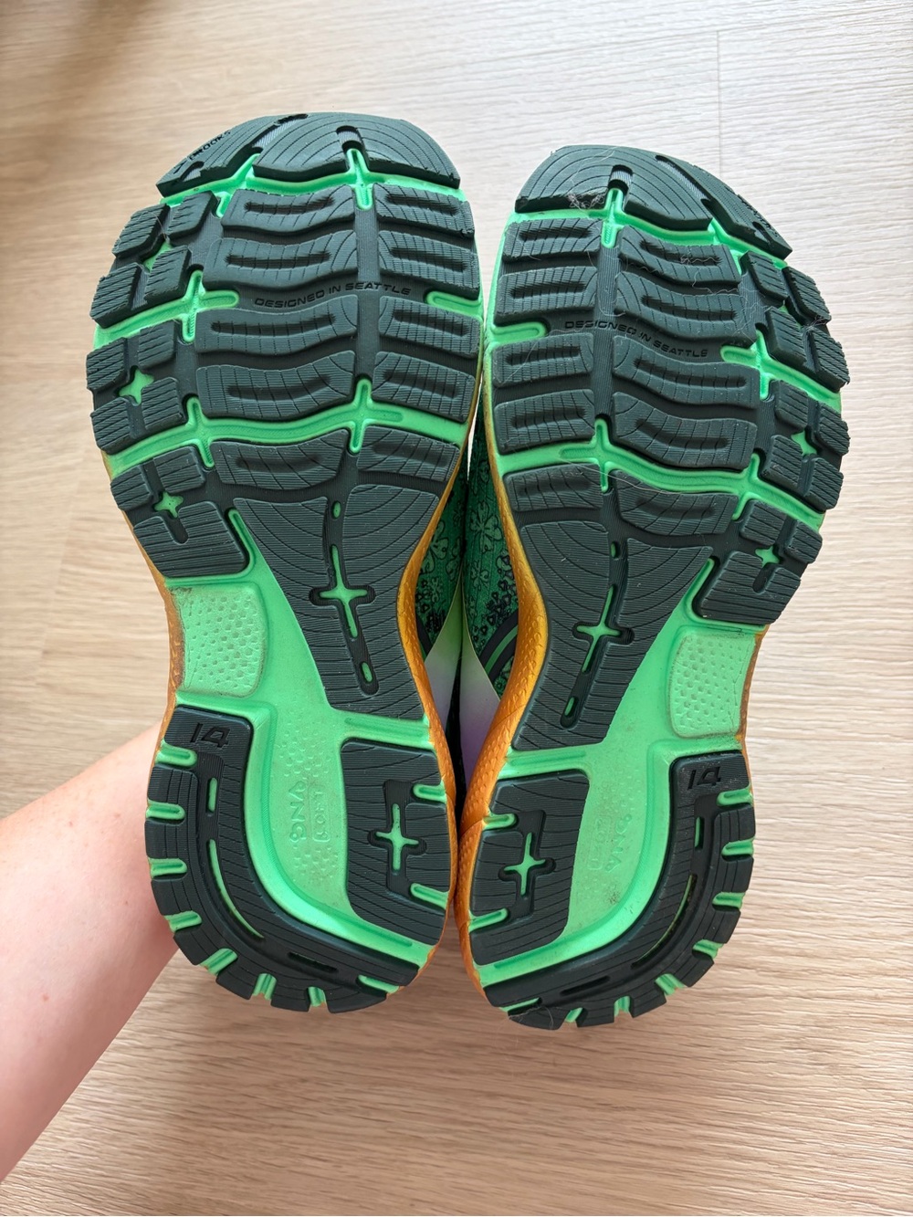Brooks Ghost 14 Run Lucky St. Patrick's Day Women's Size 6.5 - Picture 4 of 6